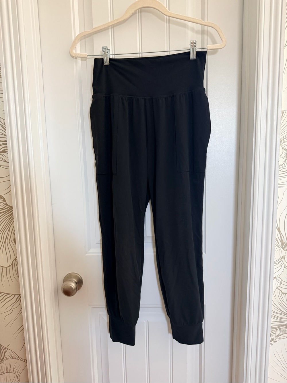 Athleta salutation high rise Jogger Pants black Small Petite